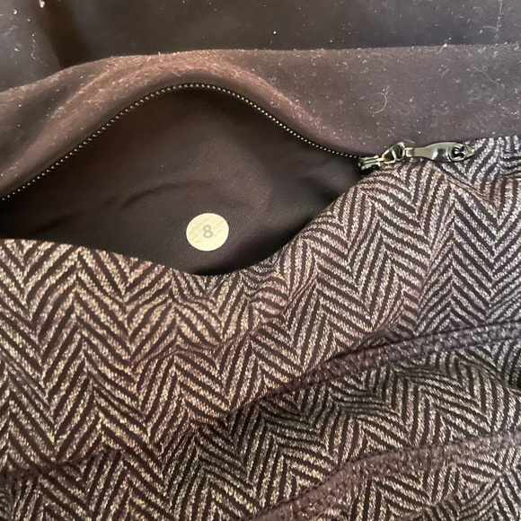 Lululemon Leggings with pockets - Picture 2 of 2